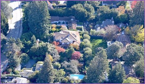 Where Does Mark Zuckerberg Live?