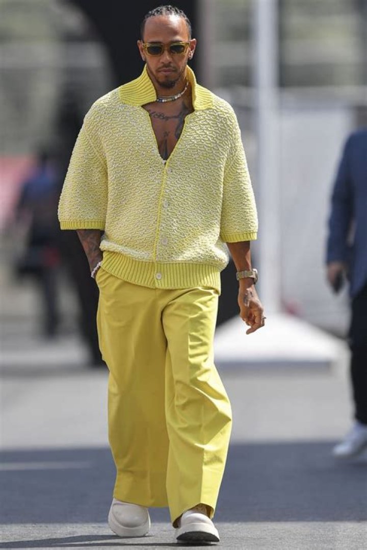 Adriana Lima's Yellow Top: A Fashion Faux Pas?