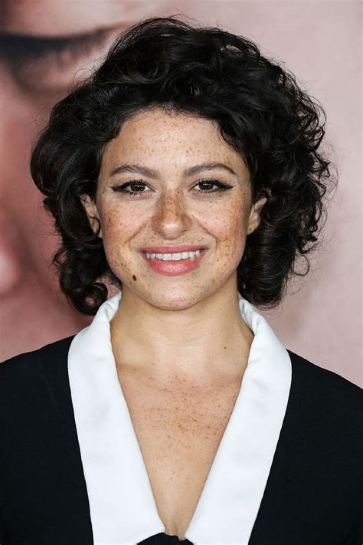 Alia Shawkat: Bio, Career & More