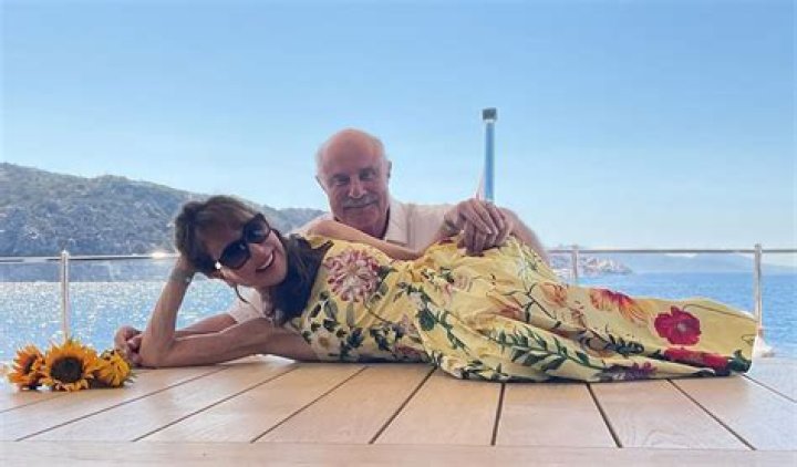 Are Dr. Phil & Robin McGraw Still Married? Marriage Details Revealed!