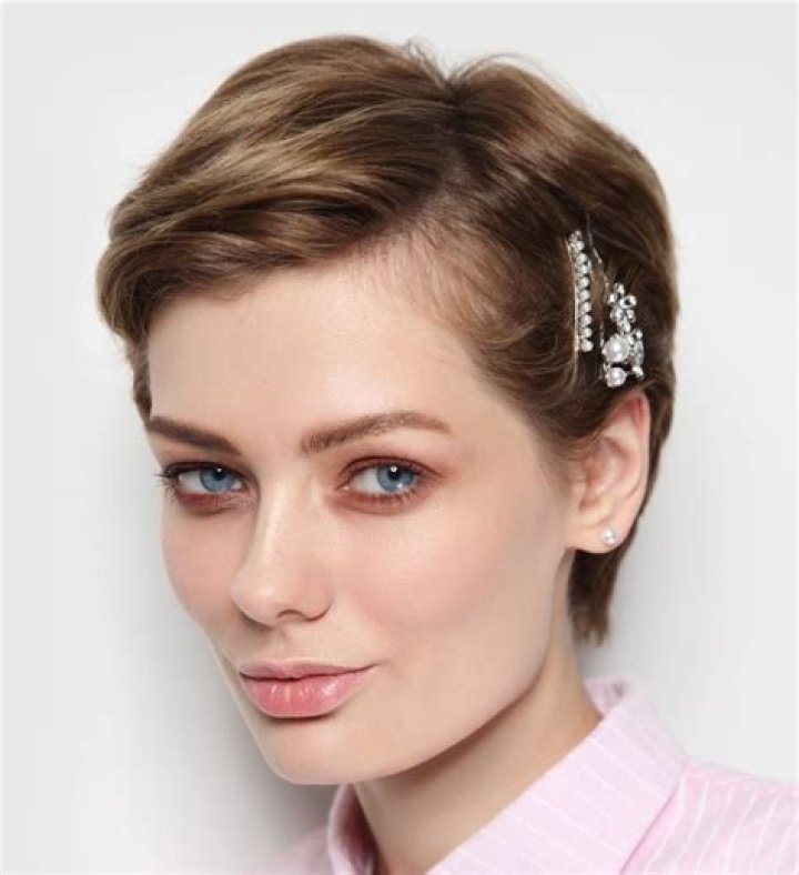 Best Pixie Cuts for a Square Face