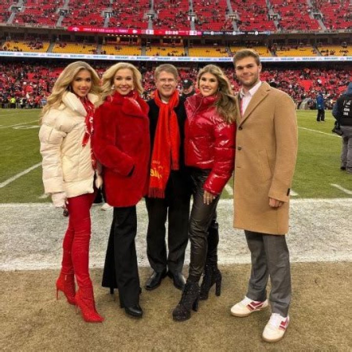 Chiefs' Cheerleader, Instagram Star – Unveiling Relationship, Net Worth, Family, and Age!
