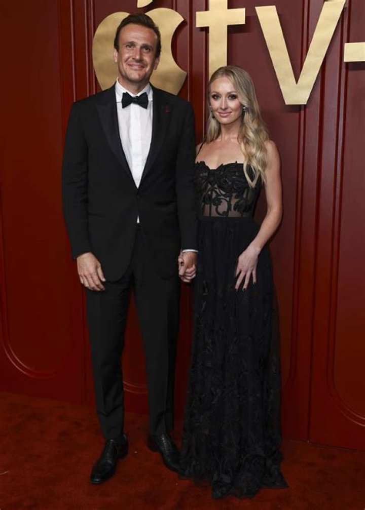 Jason Segel & Kayla Radomski: Emmys Red Carpet