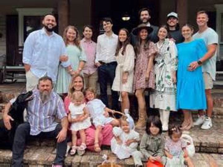 Learn About Si Robertson's Family Life