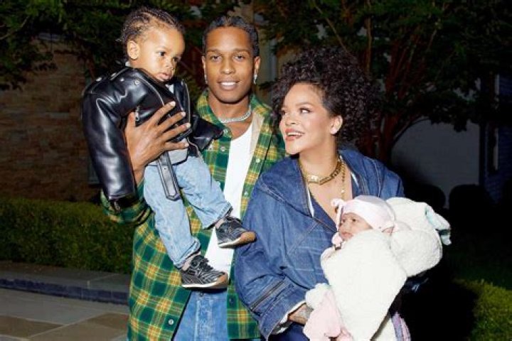 "Meet Summer Walker's Baby Daddy London"