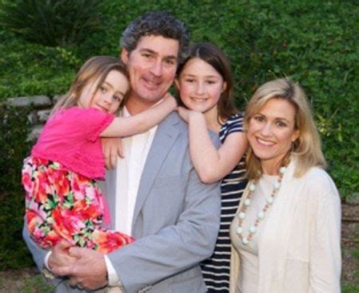 Robert Coron, Husband of Cynthia Geary! Know His Real Estate, Wife, Seattle, Children, Net Worth, & More.