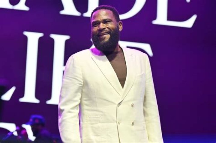 Rocsi Diaz & Joe Thomas: Dating History, Rumors & More