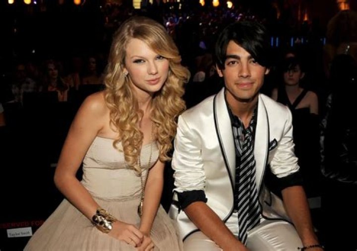 Taylor Swift & Joe Jonas: Their 2008 Romance & Breakup Explained
