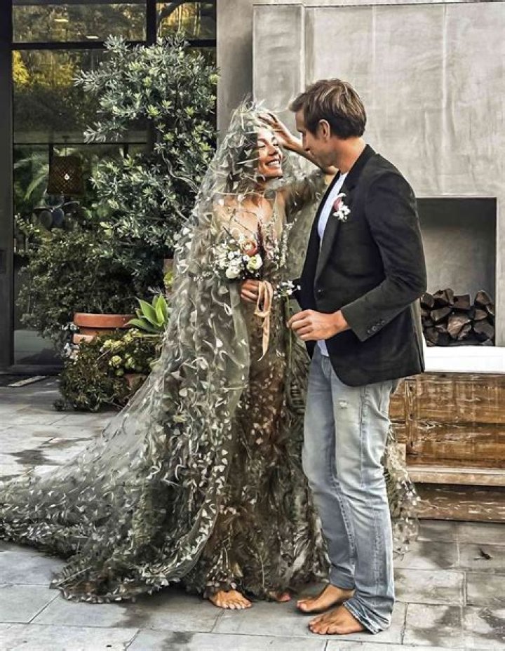 Unveiling The Untold Story: Nicole Shanahan's First Marriage